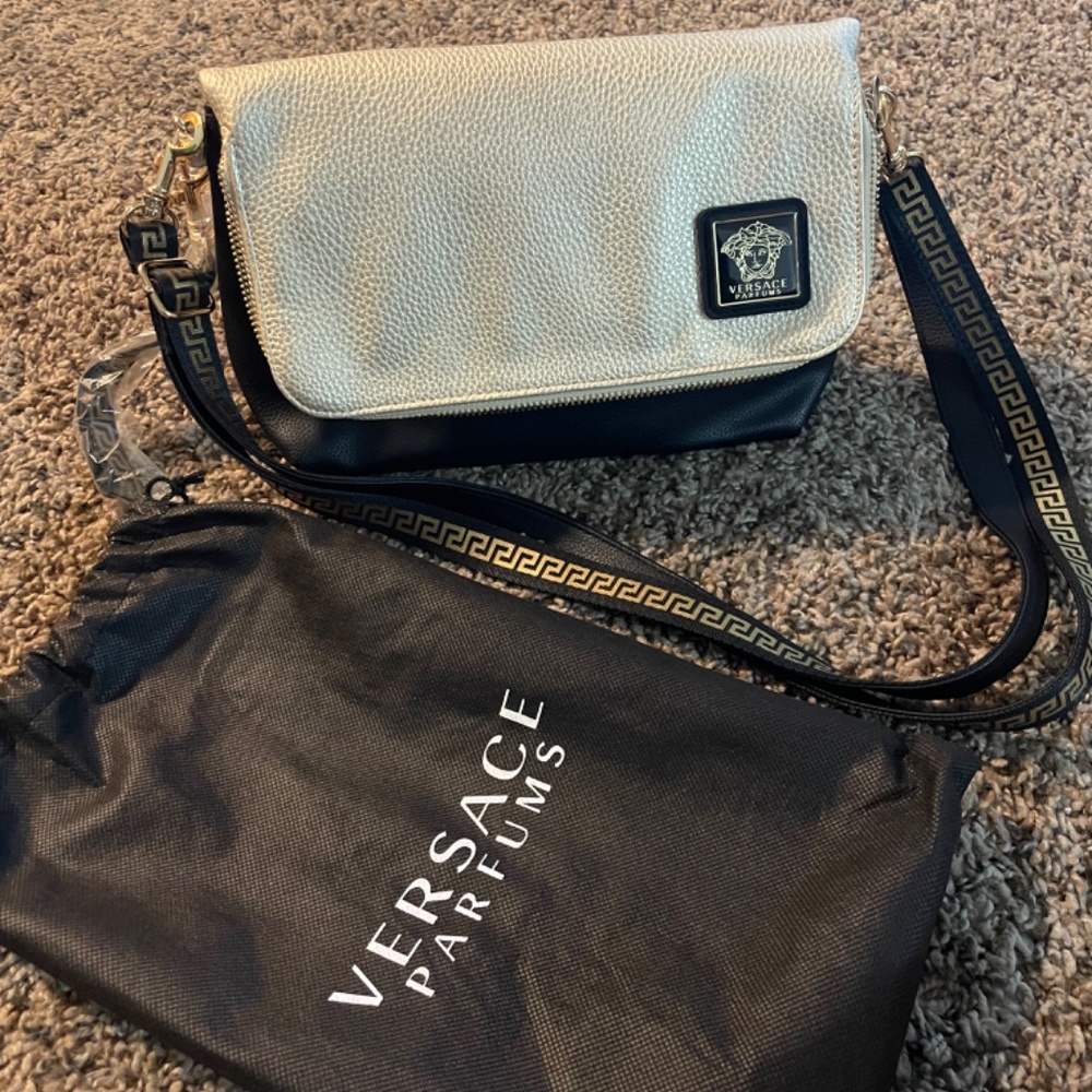 Versace parfums shoulder/crossbody black and gold bag💕 - Picture 2 of 5